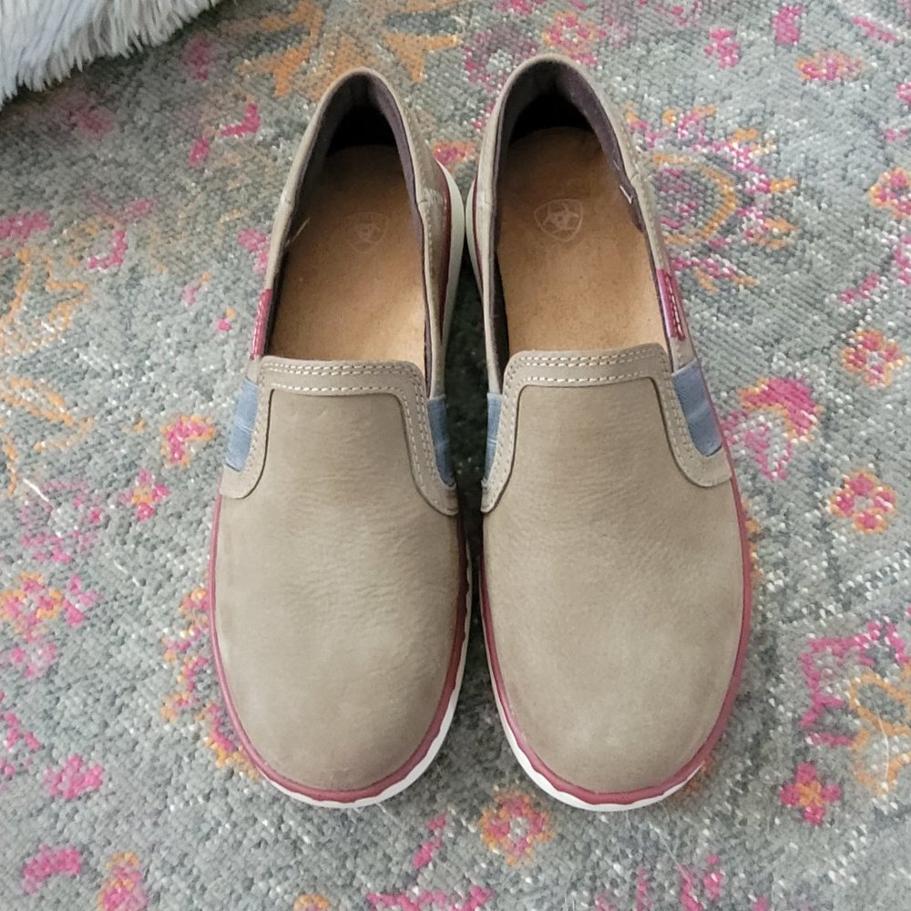 Ariat Shoes Womens Size 8B Brand New